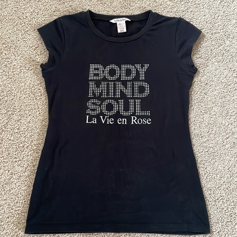 🖤La Vie en Rose T-shirt Size Medium
